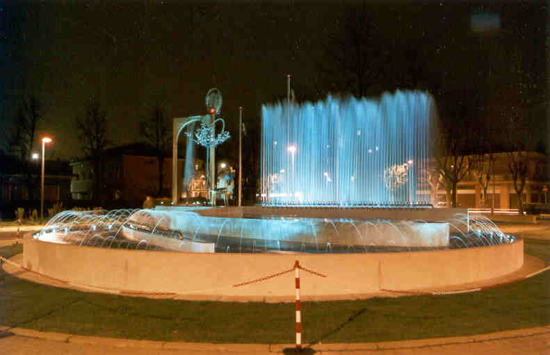 fontana Onu (notte)